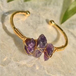 CRYSTAL CUFF BRACELET - Amethyst